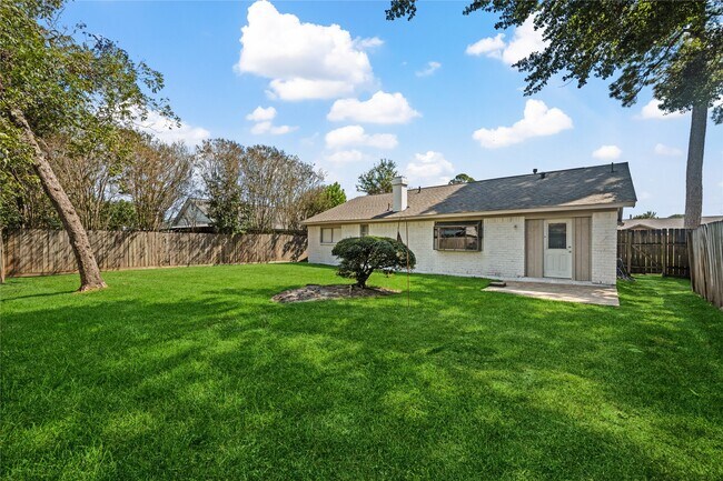 Building Photo - 20109 Misty Pines Dr