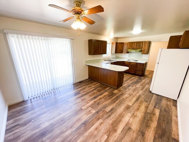 Foto del edificio - 3 Bedroom, 2 Bath