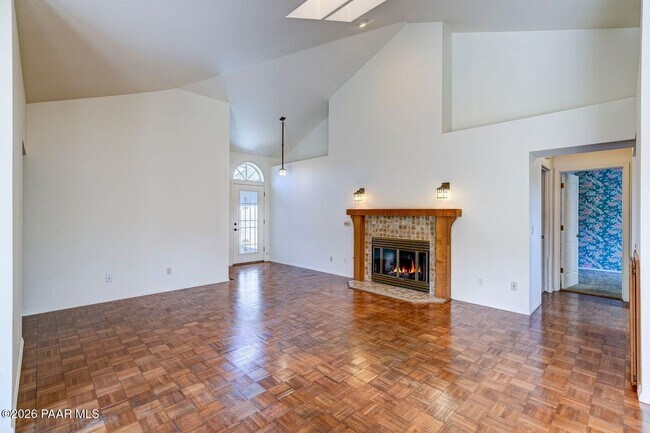 Foto del edificio - 1957 Forest View