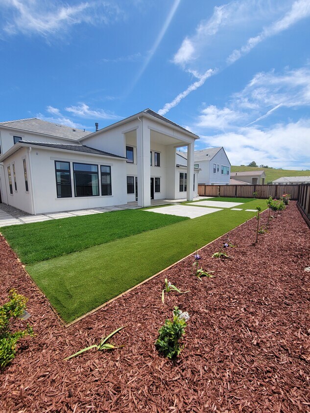 Foto principal - 2163 Shadow Creek Ct