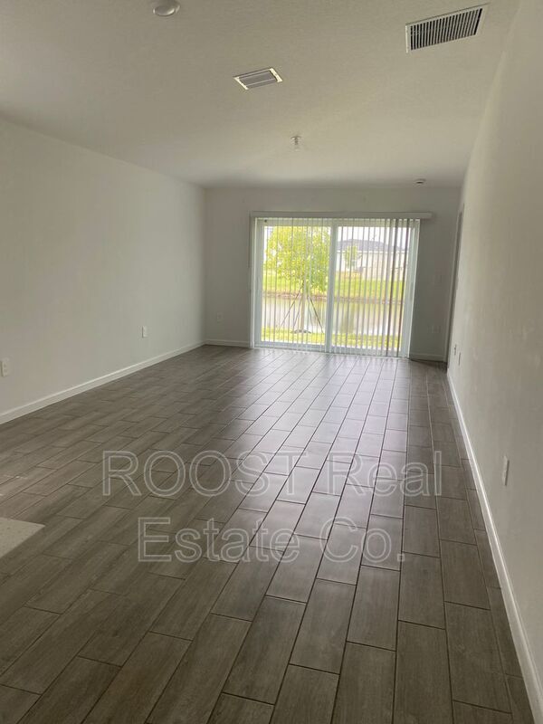 Foto del edificio - 1668 Colebrook Cir SW