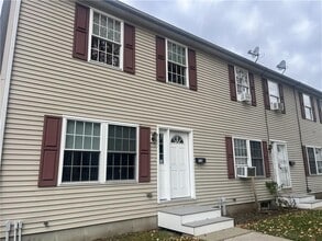 Building Photo - 11 Newcomb St