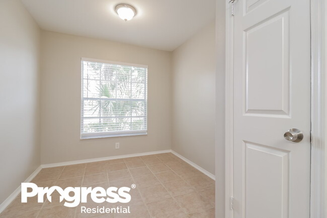 Building Photo - 766 Meadowside Ct