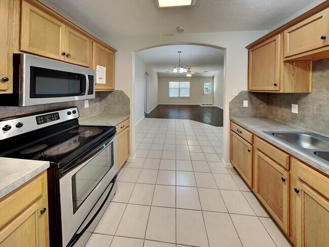 Building Photo - Fantastic Home!