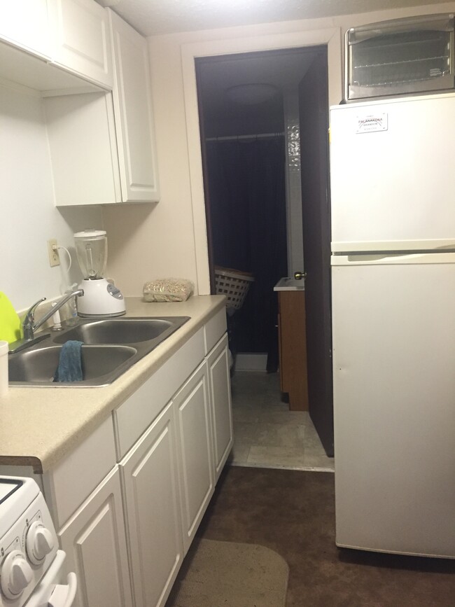 kitchen looking to bathroom - 88 W Union St