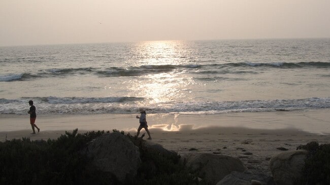 Foto del edificio - FOR SALE/ OCEAN FRONT/ $825K