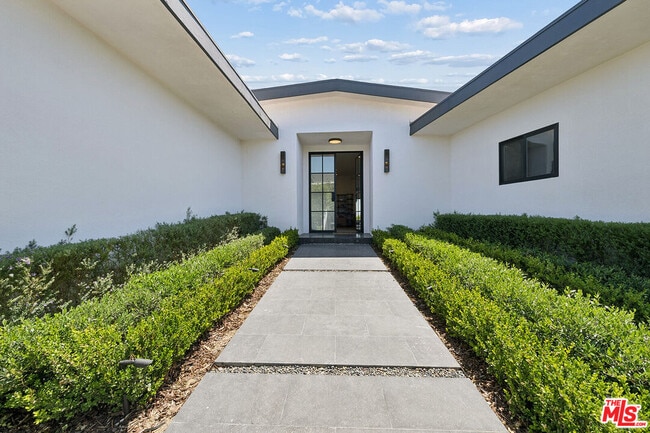 Building Photo - 4132 Punta Alta Dr