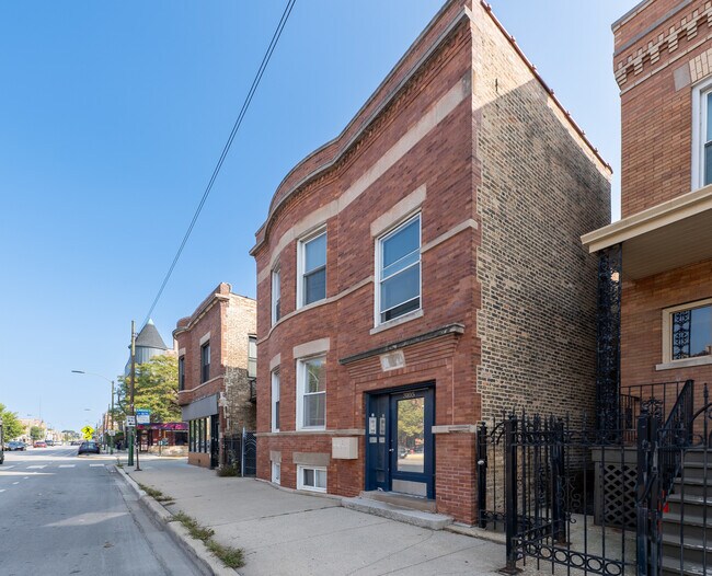 Foto del edificio - 3105 W Diversey Ave