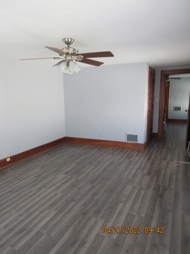 919 W 8th St Unit B, Anderson, IN 46016 919 W 8th St Anderson, IN