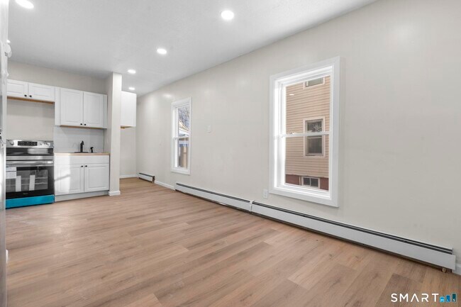 Foto del edificio - 26 Mc Lean St