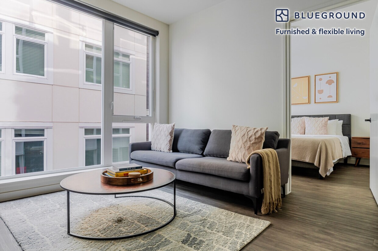 Foto principal - 10050 NE 10th St