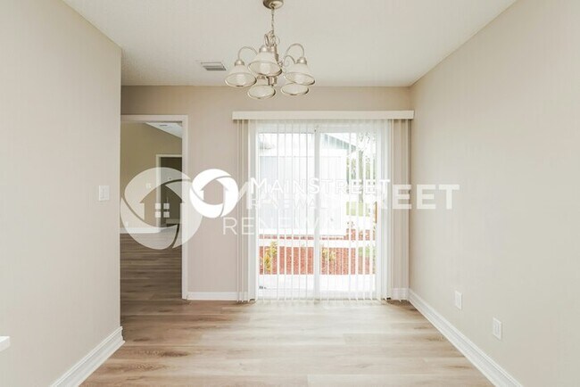 Building Photo - 3 Bedroom Pet-Friendly Home in ORLANDO, FL with Main Street Renewal