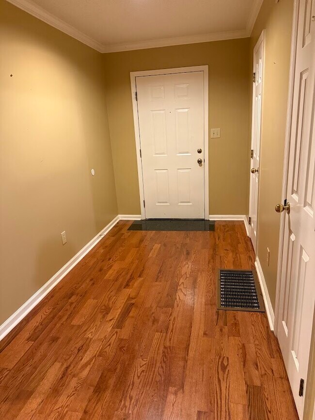 Building Photo - 5415 Whisper Wood Cir