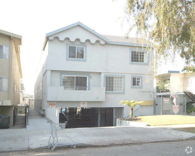 Building Photo - 3321 Keystone Ave