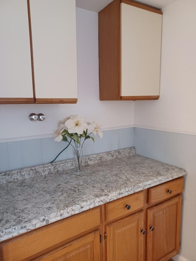 Kitchen Galley - 201 Aquahart Rd