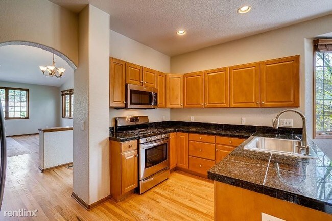 Building Photo - 4 br, 3.5 bath Townhome - 31087 Big Bear Dr.