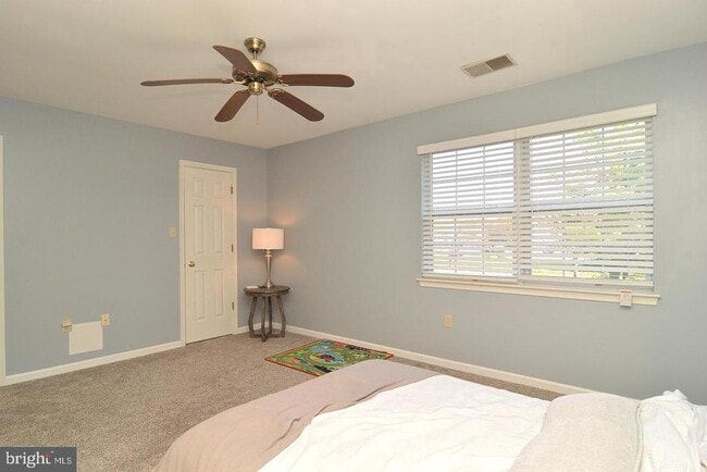 Foto del edificio - 105 Colleen Ct