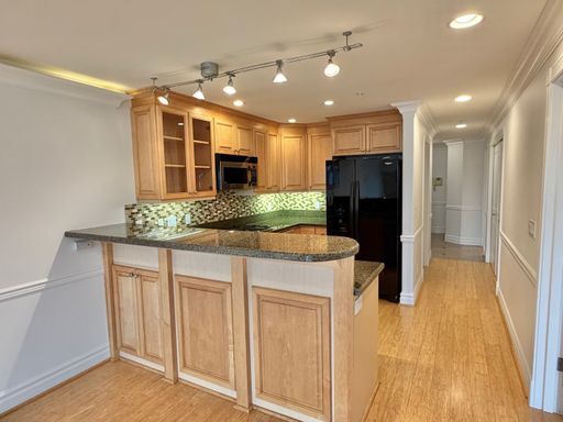Building Photo - Capitol Hill 2 Bedroom w/ Incredible Views! Available Now!