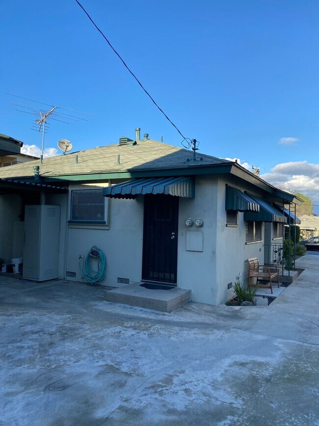 Foto del edificio - 1207-1209 N Monterey St