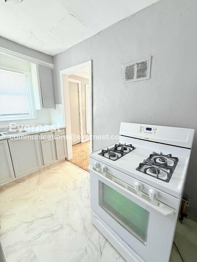 Foto del edificio - 12131 Schaefer Hwy