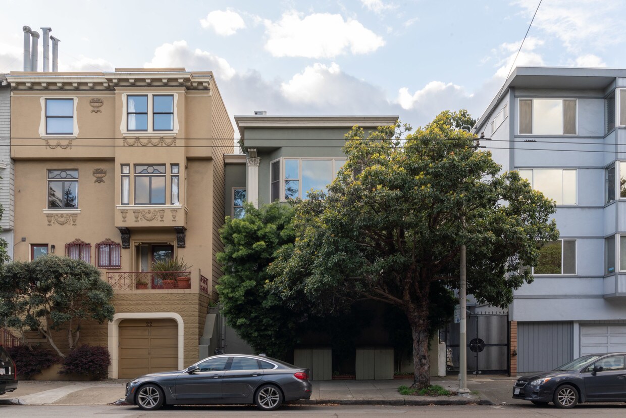 Primary Photo - 18 Castro St