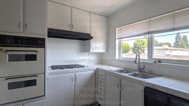 Foto del edificio - 1850 W Greenleaf Ave