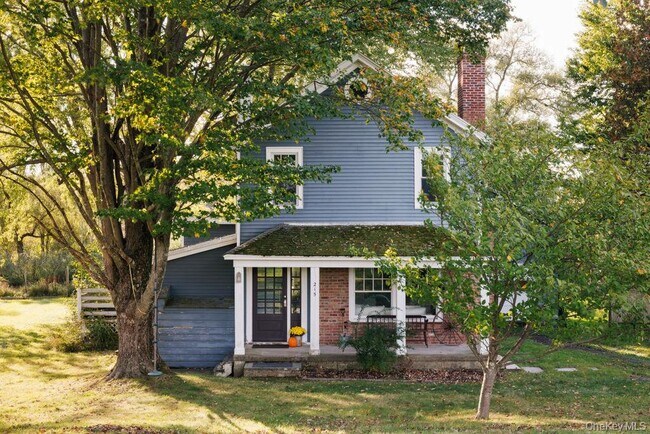 Foto del edificio - 215 Moore Rd