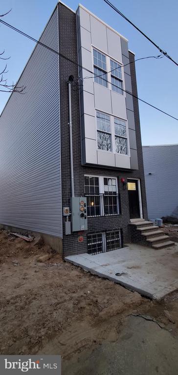 Building Photo - 2036 Germantown Ave