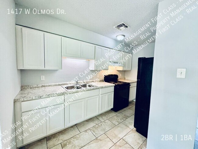 Foto del edificio - 1417 W Olmos Dr