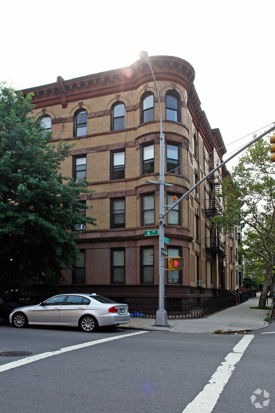 Primary Photo - 285 6th Ave