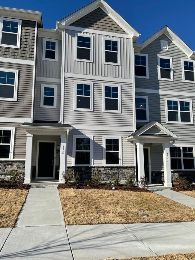 Building Photo - Room in Townhome on Southern Magnolia Dr