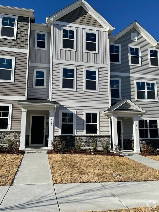 Building Photo - Room in Townhome on Southern Magnolia Dr