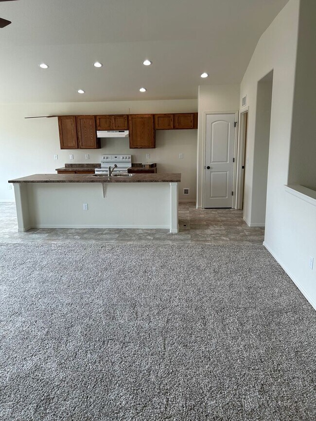 Foto del edificio - 3 bedroom, 2 bath Ranch floor plan.