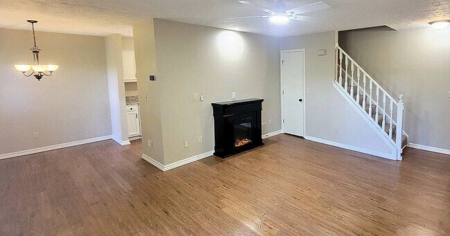Foto del edificio - Waterside Townhomes