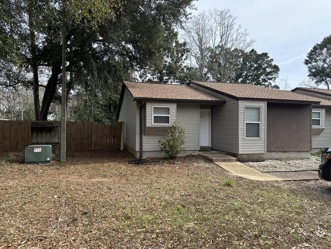 Building Photo - 11620 Chemstrand Rd