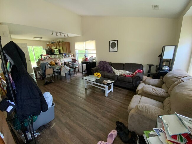 Foto del edificio - 3 Bedroom/2 Bathroom duplex