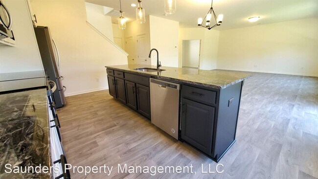 Foto del edificio - 3 br, 2.5 bath House - 4409 Mashie Dr