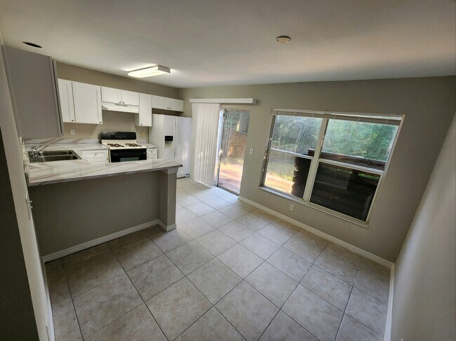 Building Photo - 720 Cape Cod Cir