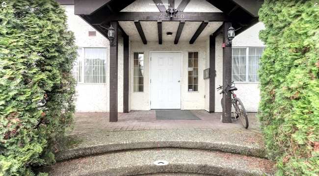 Building Photo - 2500 Quadra St