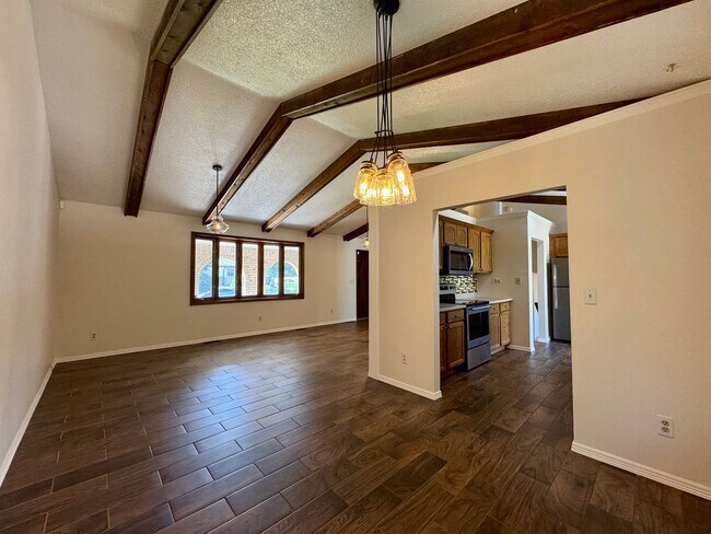 Building Photo - Welcome to your new home in the heart of T...