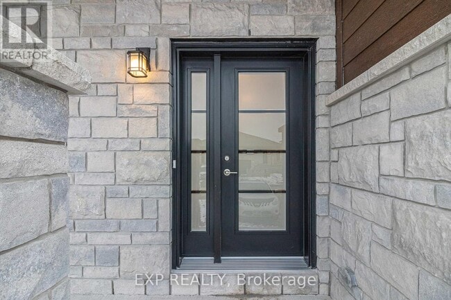 Building Photo - 919 Chablis Cres
