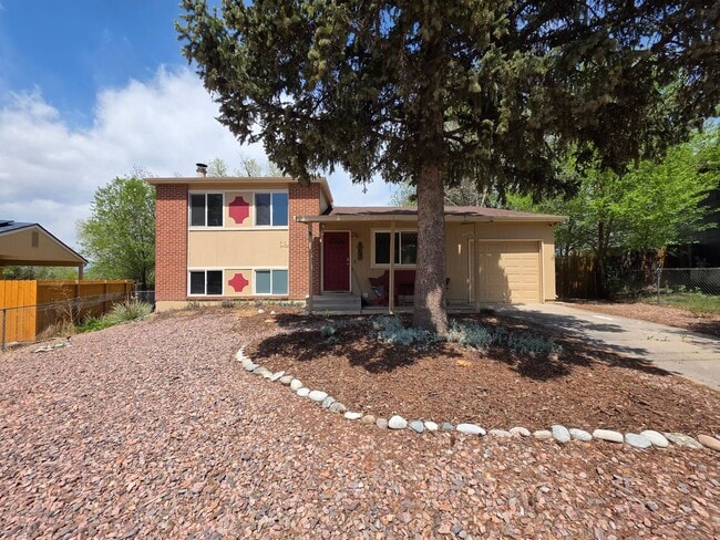 Photo - Beautiful Freshly Renovated 3 Bed, 3 Bath Home!!!