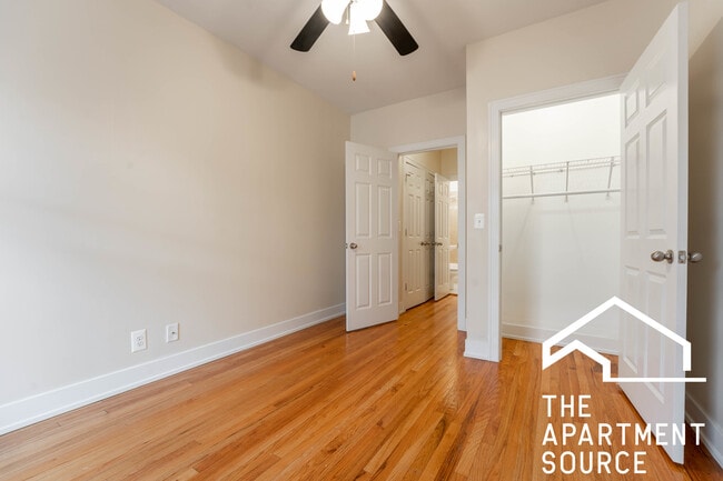 Building Photo - 4647 N Wolcott Ave