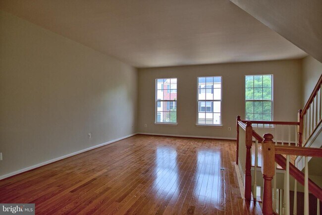 Building Photo - 6285 Clay Pipe Ct