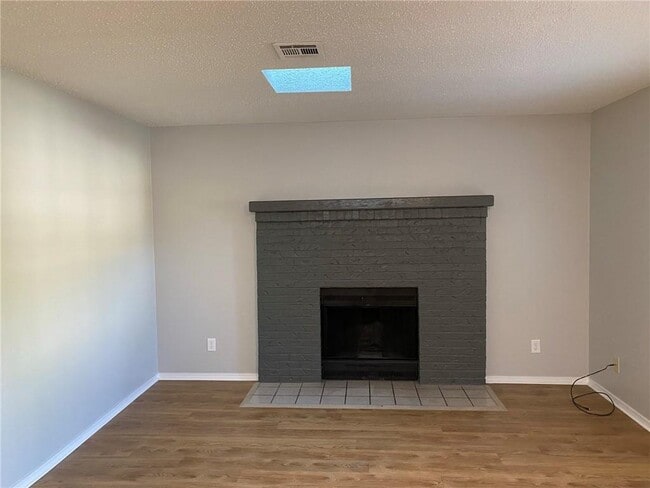 Building Photo - 934 Turtle Creek Dr