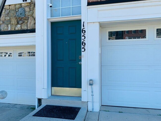 Building Photo - 16565 Bramblewood Ln