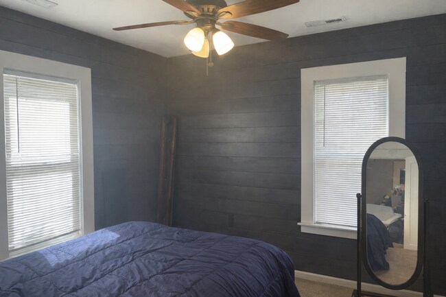 Foto del edificio - 15 S Grove St