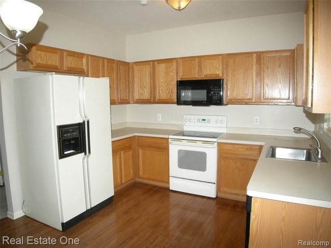 Building Photo - 533 Concord Dr