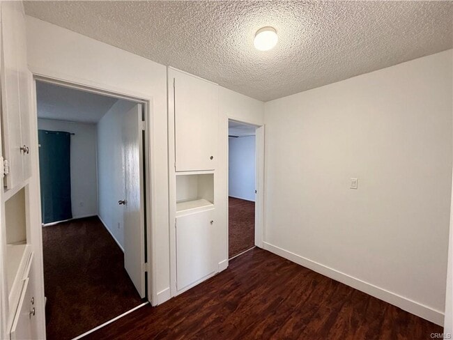 Foto del edificio - 13416 Glenoaks Blvd