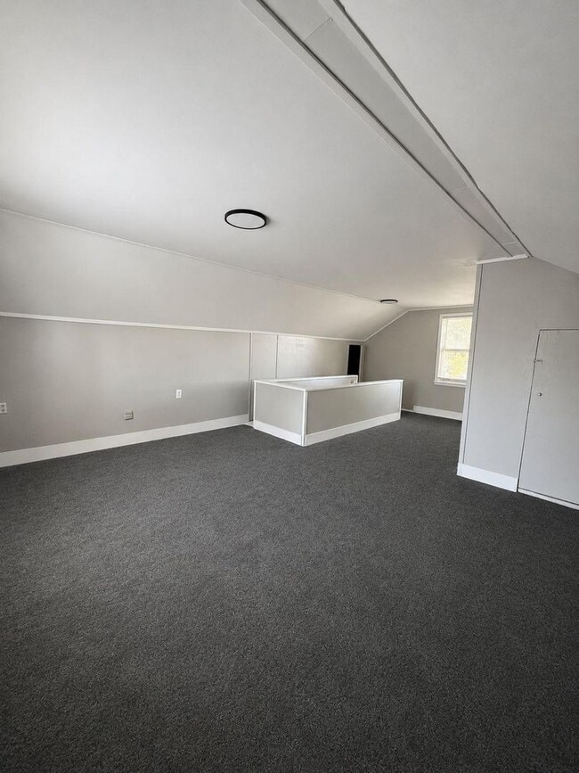 Building Photo - 13741 W 10 Mile Rd